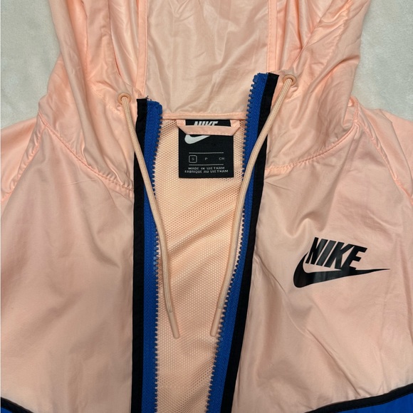 Nike Pink and Blue Windbreaker - Picture 2 of 3